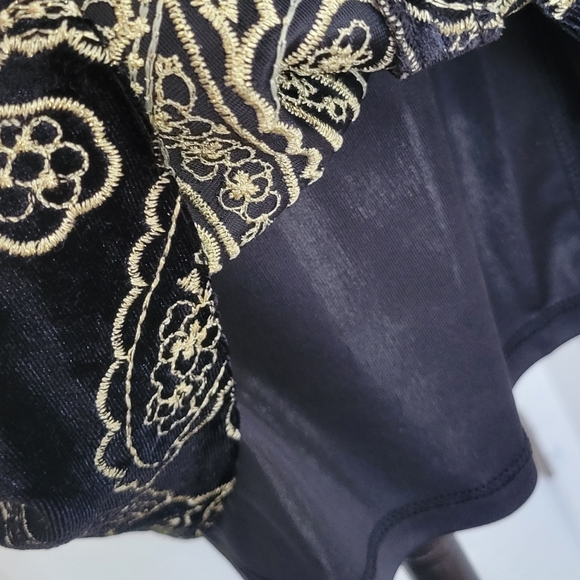 Calvin Klein Black Velvet and Gold Paisley Embroidered Dress Gold Zip 8 NWT - Picture 11 of 16